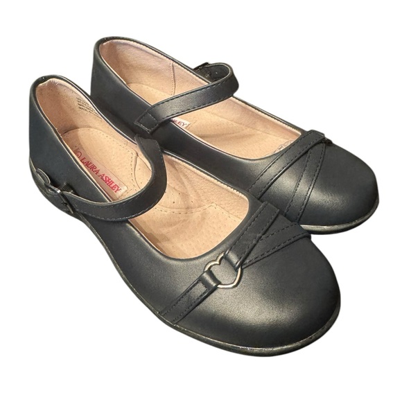 Laura Ashley Other - Laura Ashley Girls Navy Mary Jane Shoes size 3